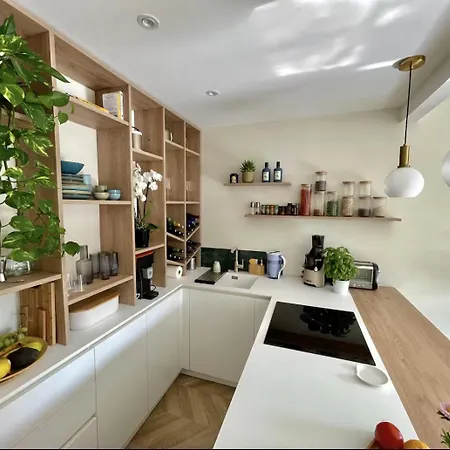 1 Entierement Renovee - Vue Sur Les Toits De - 2 Personnes Apartment *