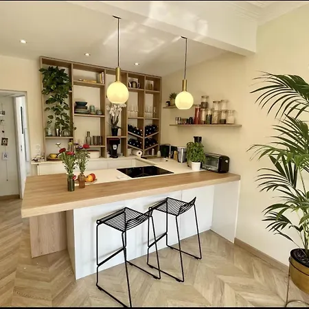 1 Entierement Renovee - Vue Sur Les Toits De - 2 Personnes
